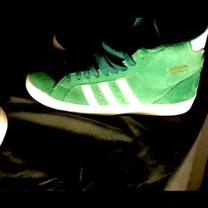Green & white suede Adidas